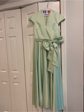 Elegant Mint Green Satin A-Line Dress with Waist Tie
